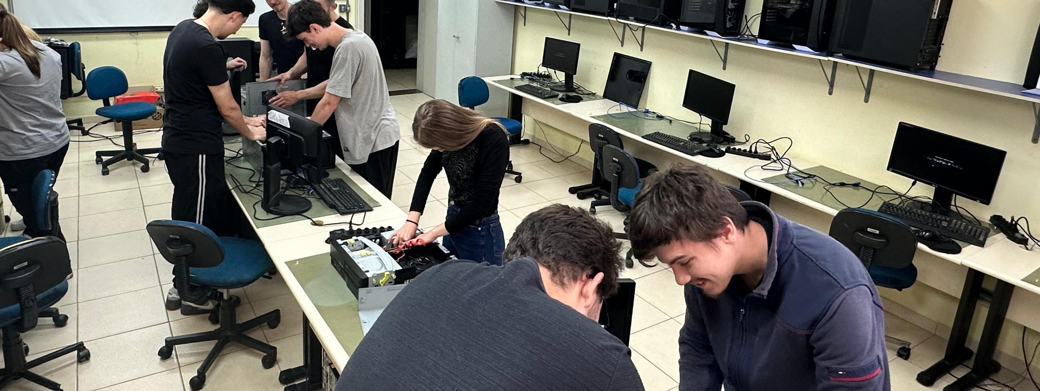 Técnico em Manutenção e Suporte em Informática
